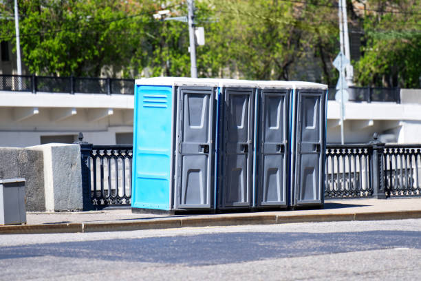 Best Portable restroom trailer rental  in Waverly, IA